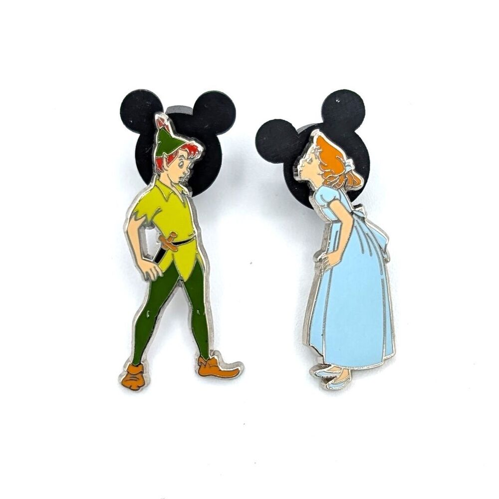 Disney Flair Collectible Pin Set of 2 Wendy Darling & Peter Pan Facing Pair